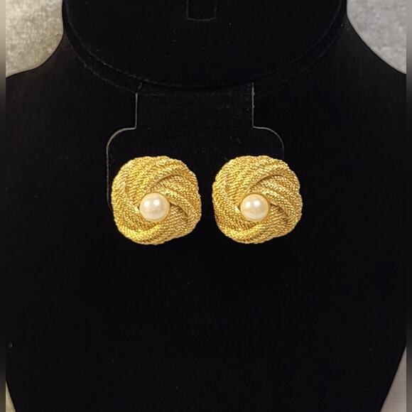 Gold Rope Knot Clip-On Earrings with Pearl Center - Picture 6 of 8
